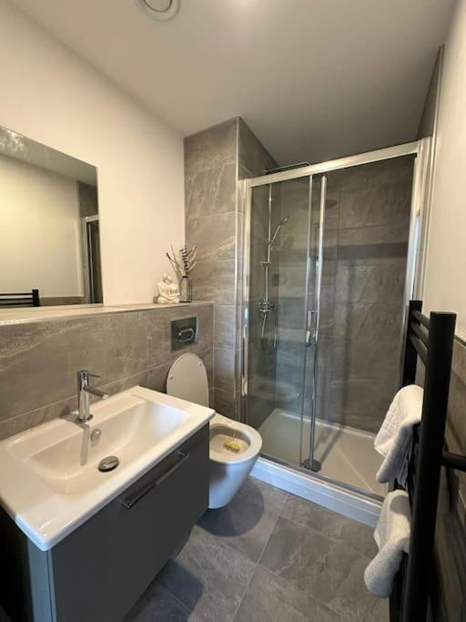 Stylish Central York Apartment Free Parking & Gym Eksteriør billede