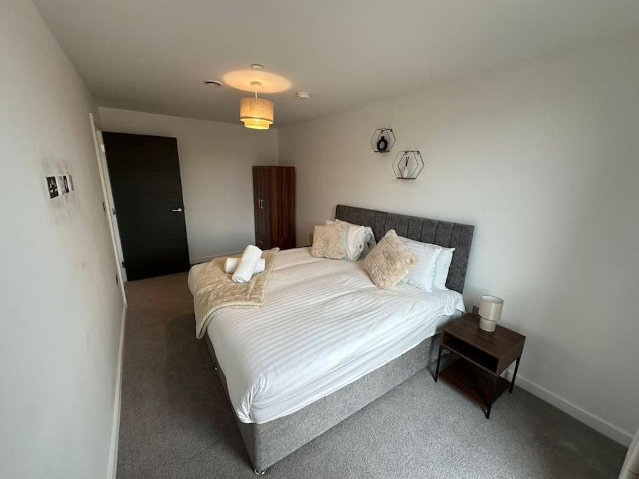 Stylish Central York Apartment Free Parking & Gym Eksteriør billede