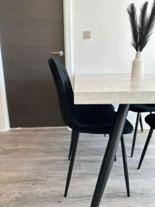 Stylish Central York Apartment Free Parking & Gym Eksteriør billede